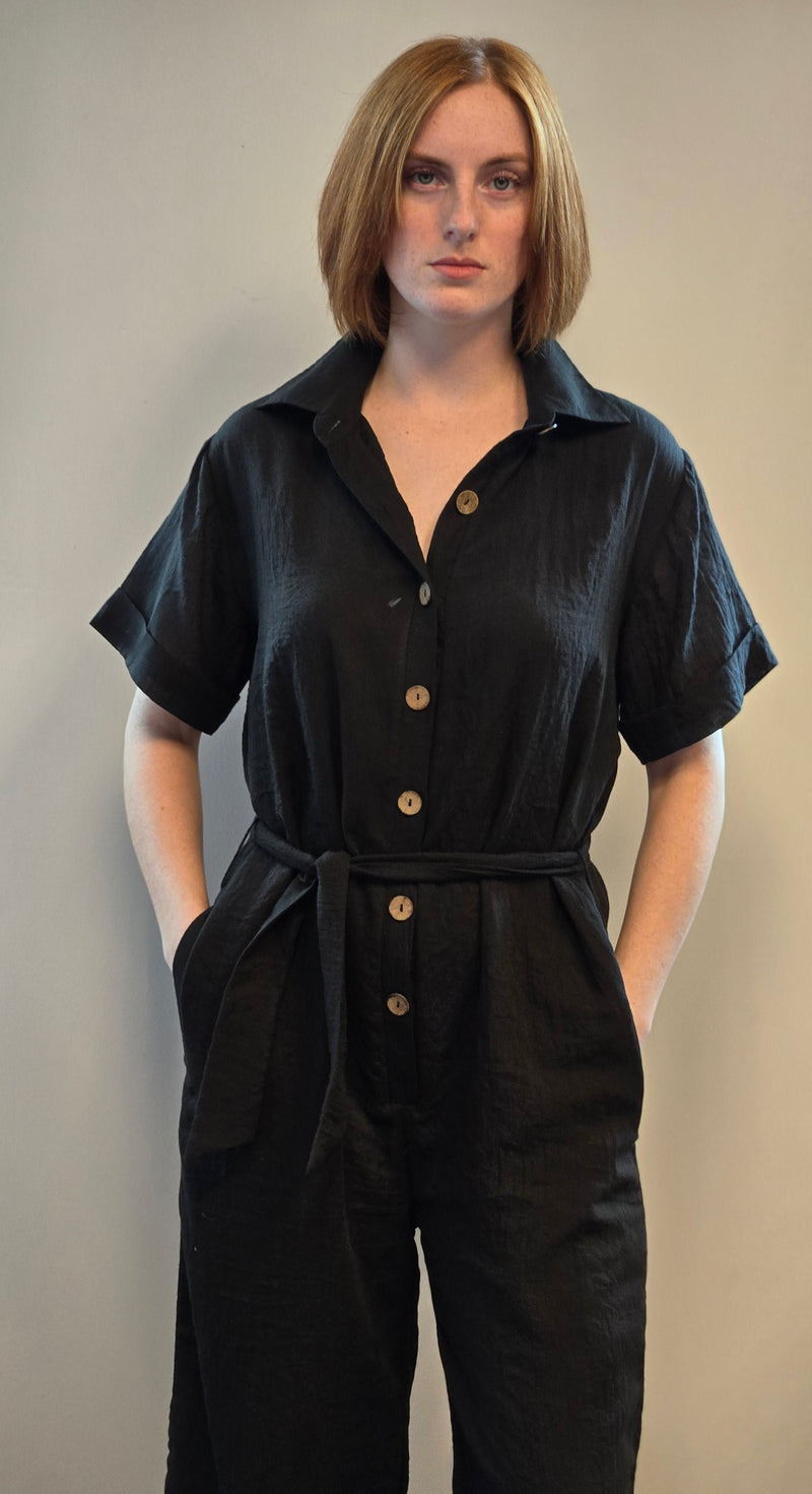 Collar Jumpsuit with sleeves and Belt