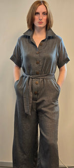 Collar Jumpsuit with sleeves and Belt