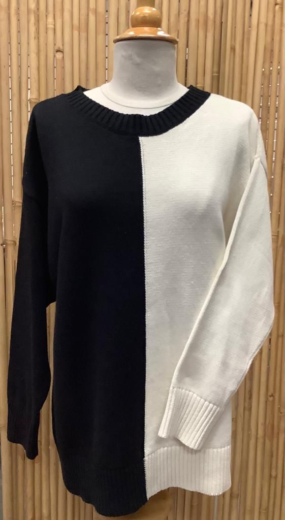 Black cream Sweater